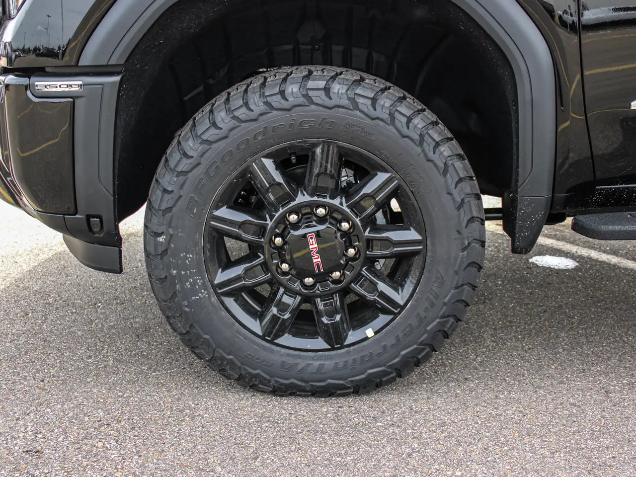 GMC Sierra 3500HD photo GMC Sierra 3500HD