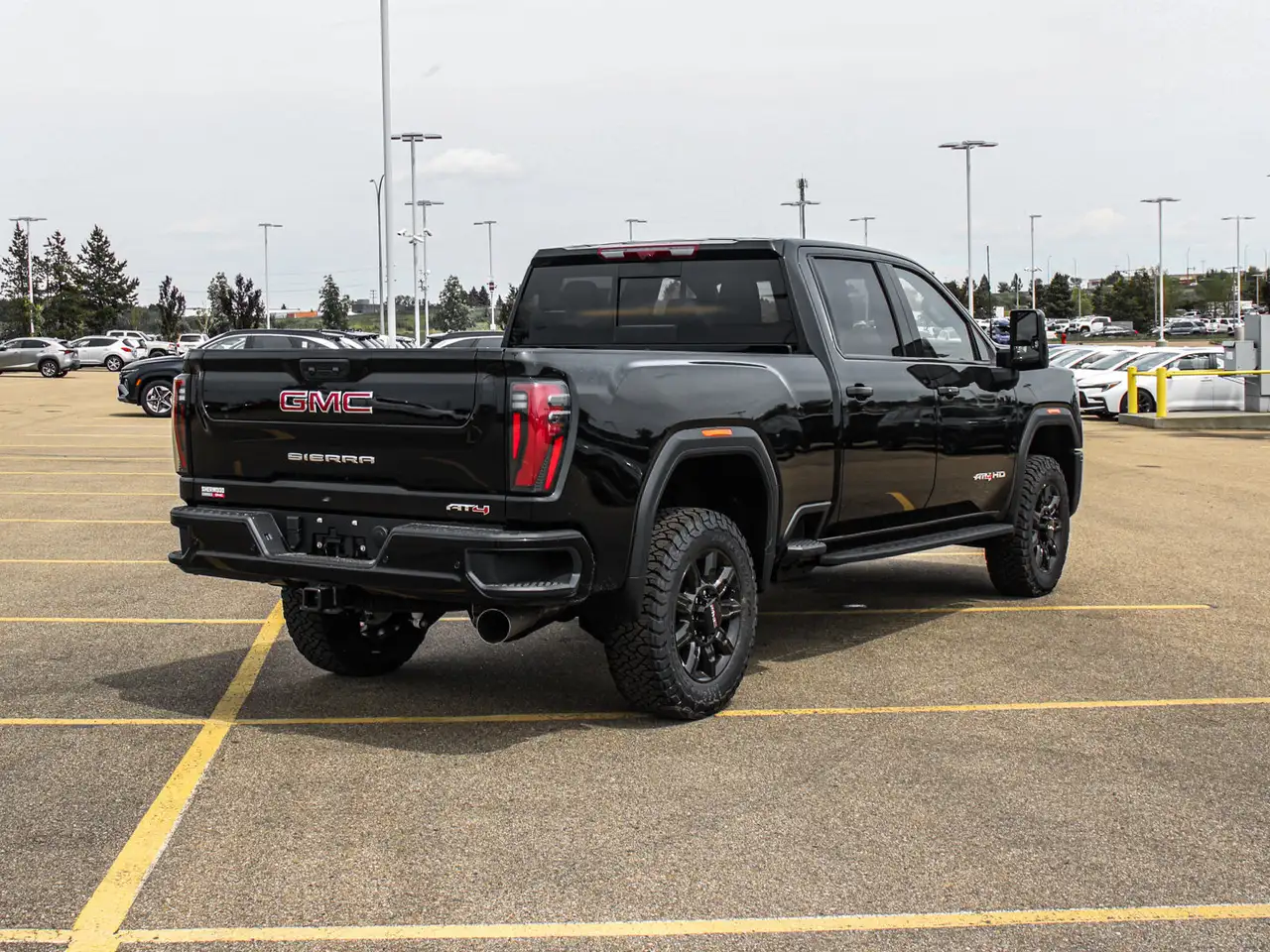 GMC Sierra 3500HD photo GMC Sierra 3500HD