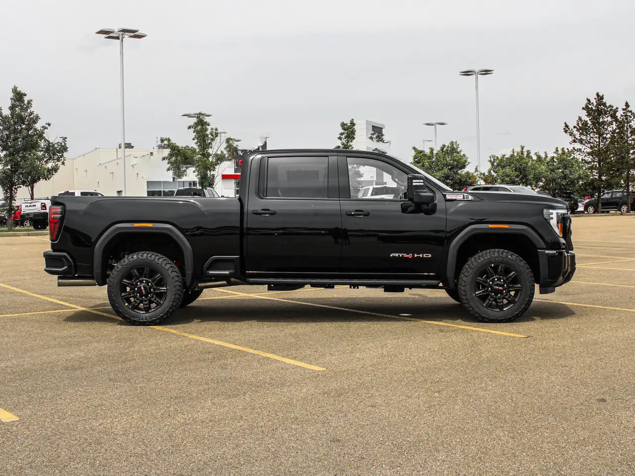 GMC Sierra 3500HD photo GMC Sierra 3500HD