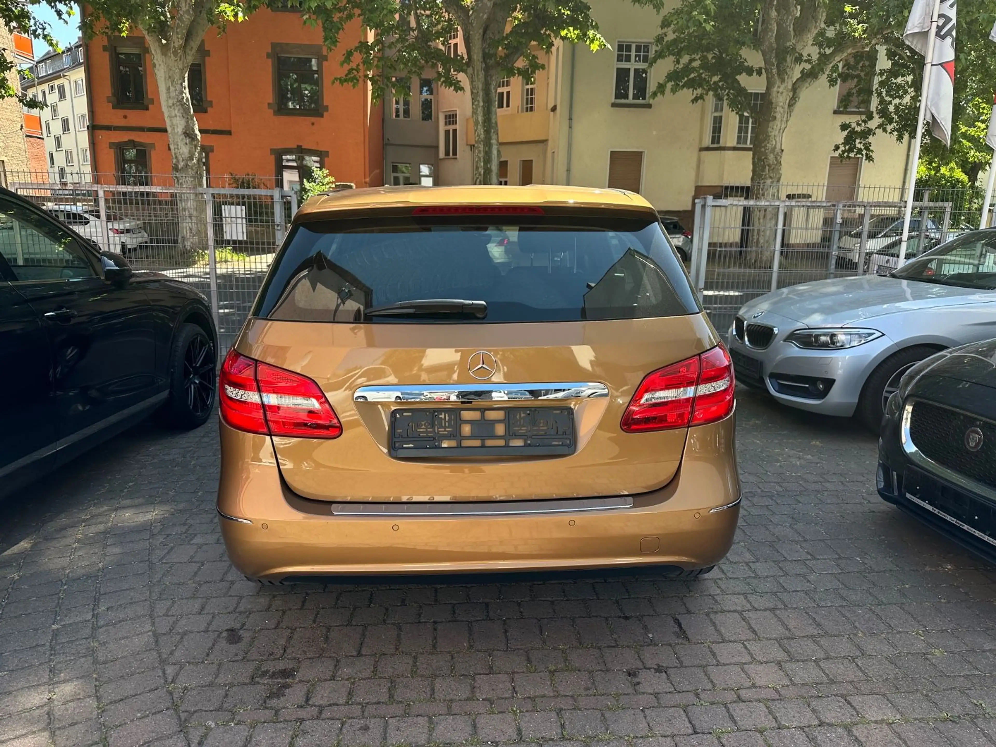 Mercedes-Benz B 200 CDI Leder/ Navi/ Kamera / 1.Hand !! — photo 7