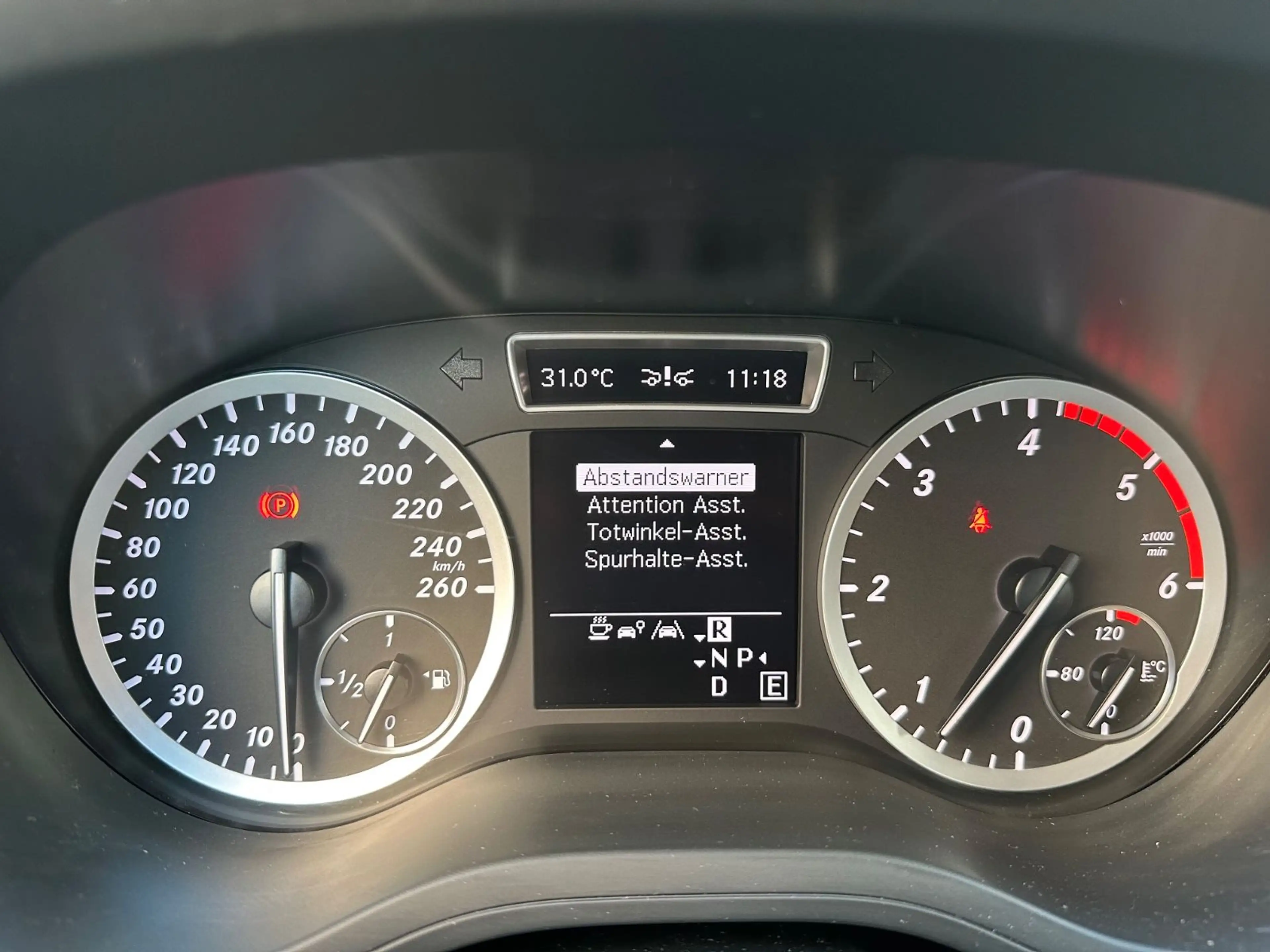 Mercedes-Benz B 200 CDI Leder/ Navi/ Kamera / 1.Hand !! — photo 15