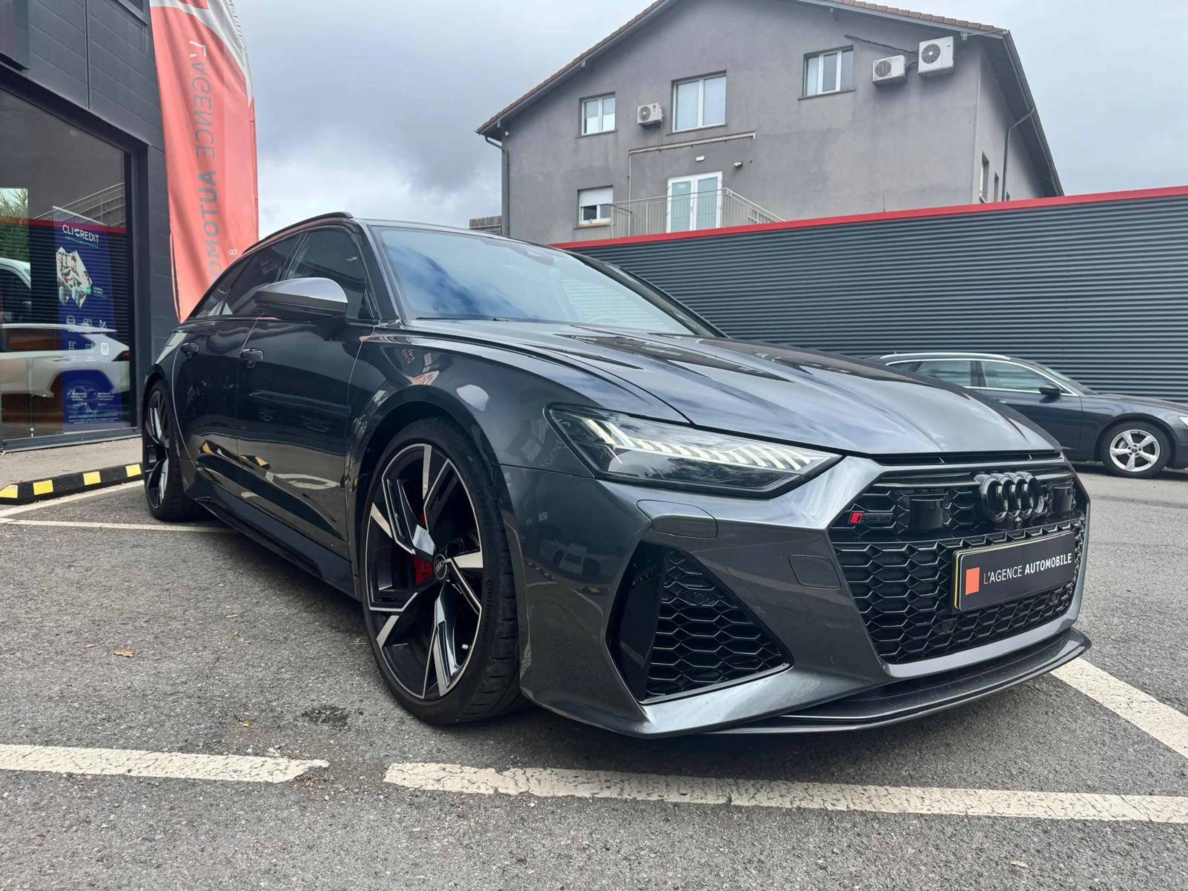 Audi RS6 RS6 PERFORMANCE / TVA RECUP / 1ER OWNER / JUSQU'A 36 MOIS DE GARANTIE — photo 4