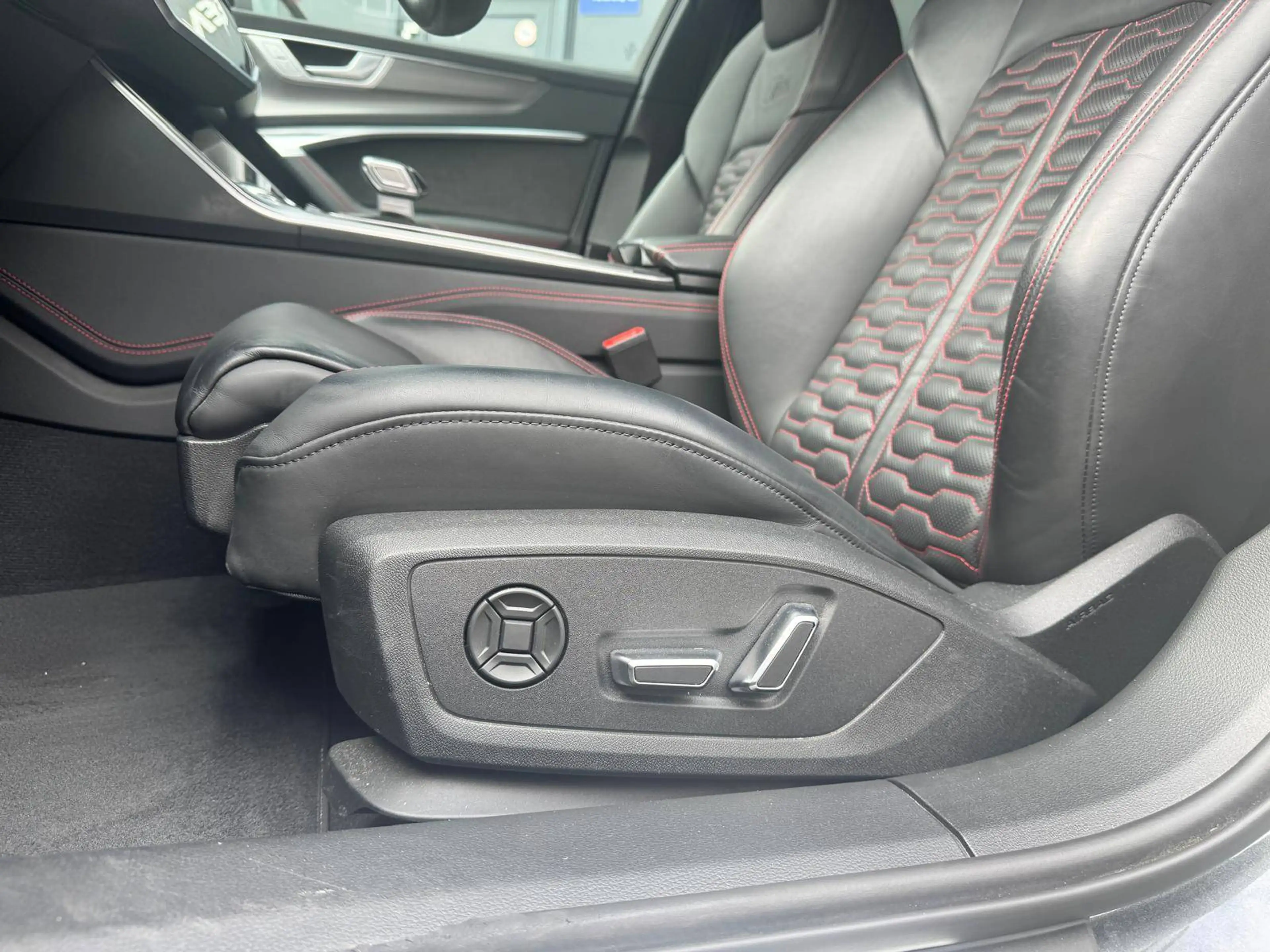 Audi RS6 RS6 PERFORMANCE / TVA RECUP / 1ER OWNER / JUSQU'A 36 MOIS DE GARANTIE — photo 12