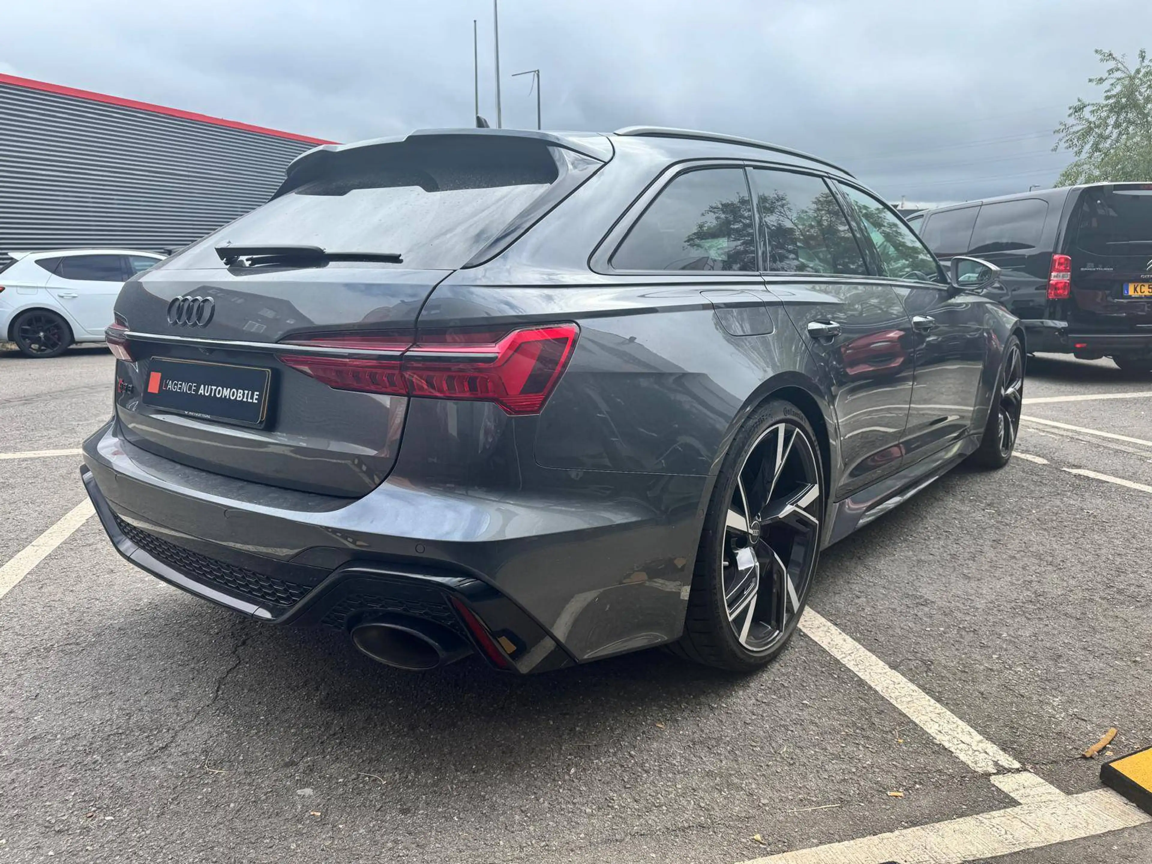 Audi RS6 RS6 PERFORMANCE / TVA RECUP / 1ER OWNER / JUSQU'A 36 MOIS DE GARANTIE — photo 5
