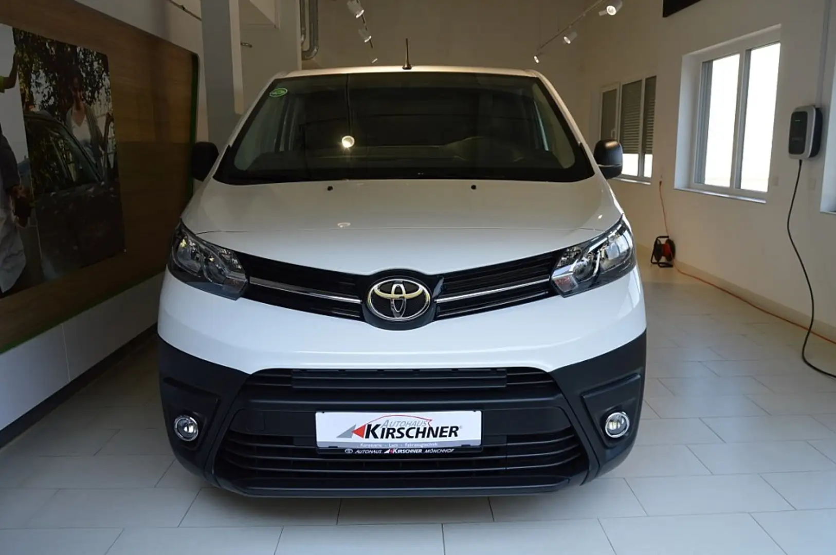 Toyota Proace Pro Ace Electric 75kW L2 Lang ProWork Weiß - 2