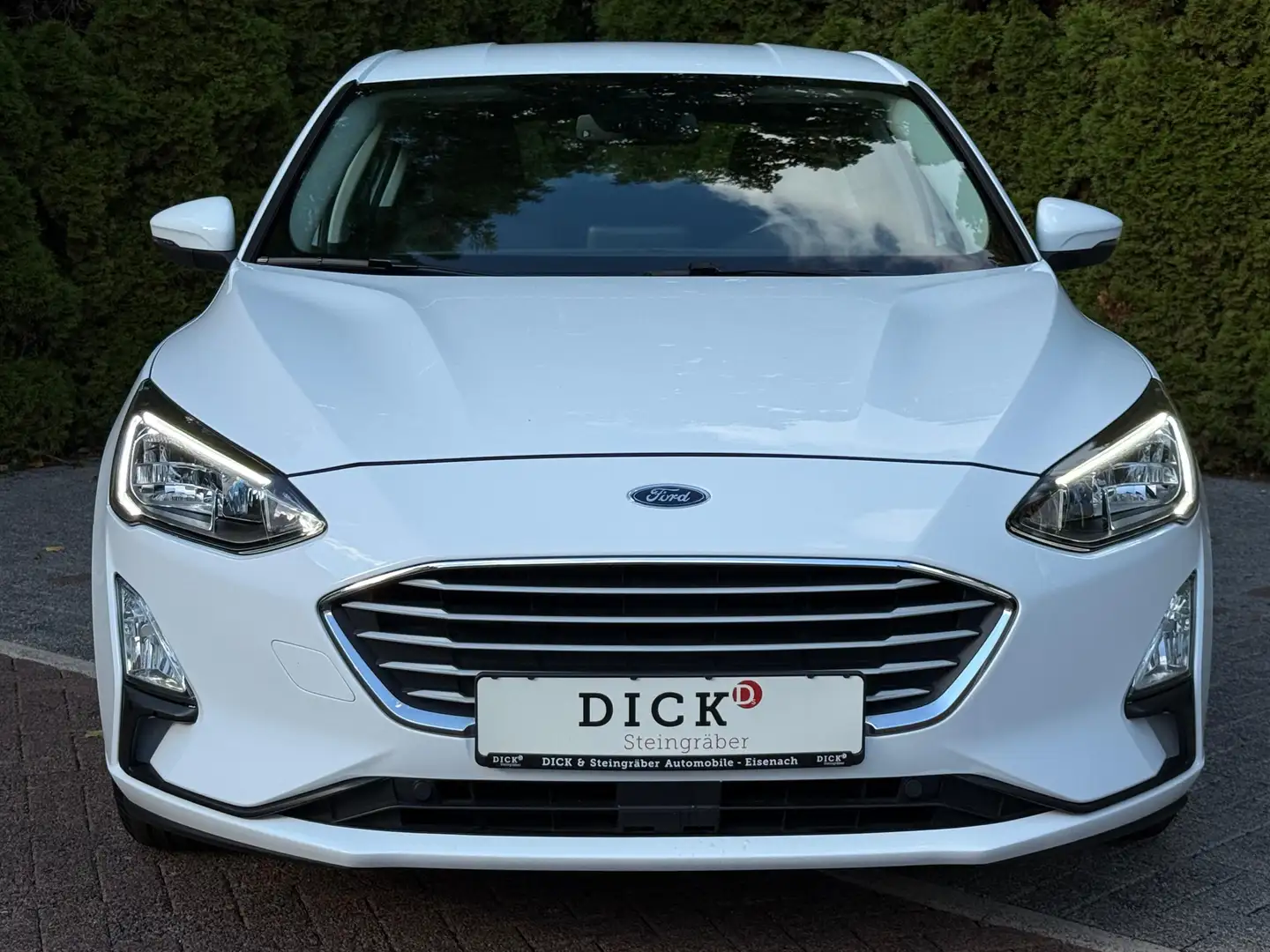 Ford Focus Lim. 1.5 EB Cool & Connect LED+NAV+KAM+SHZ Weiß - 2