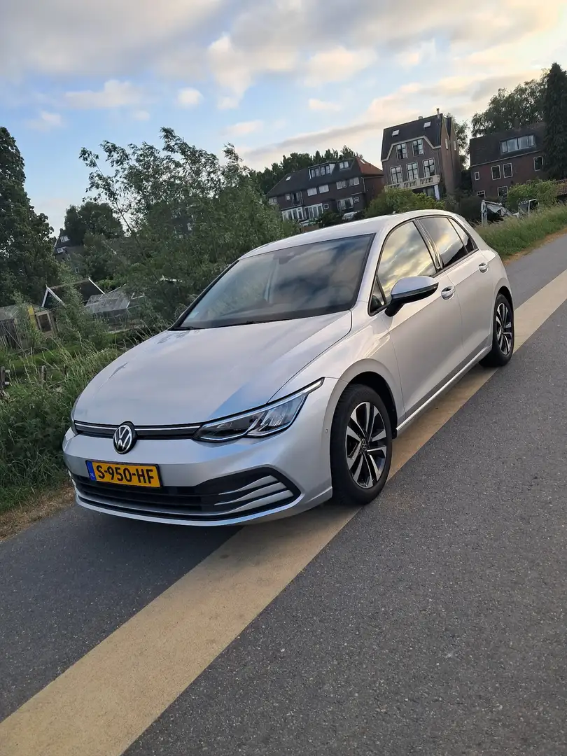 Volkswagen Golf 8 1.0 eTSI 7-DSG Zilver - 1