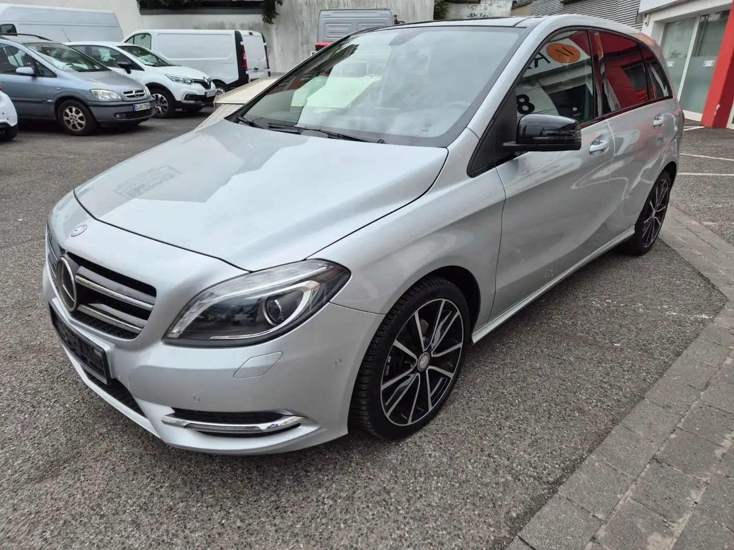 Mercedes-Benz B 180 CDI Klima Kamera Teilleder Panorama Xenon Argent - 1