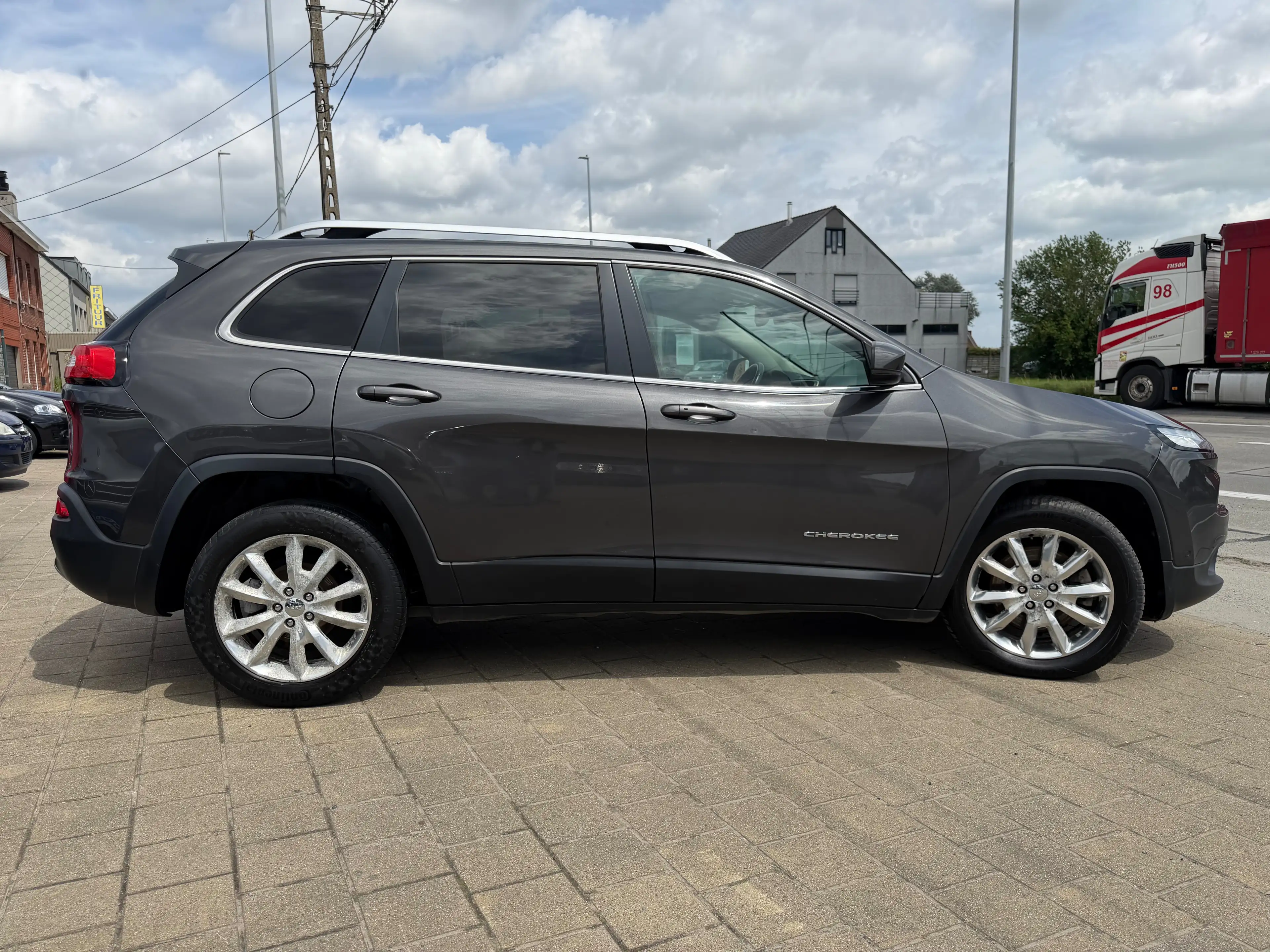 Jeep Cherokee Cherokee 2.0 MJD 4WD Limited Drive I — photo 5