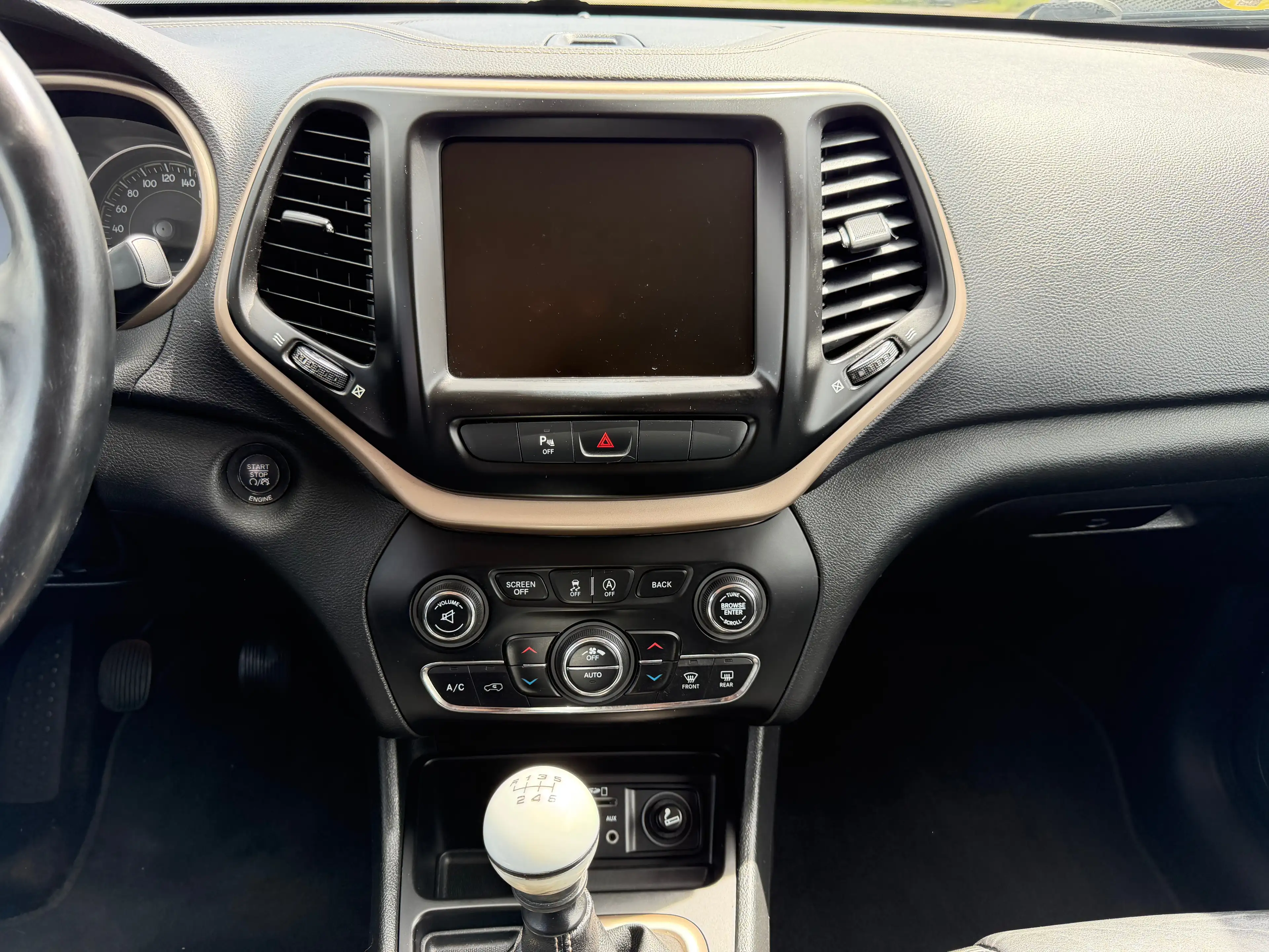 Jeep Cherokee Cherokee 2.0 MJD 4WD Limited Drive I — photo 11