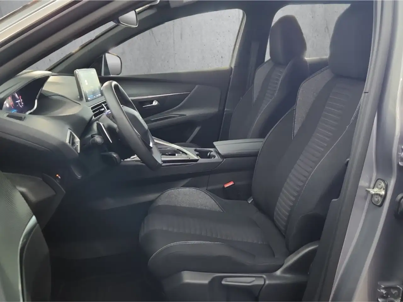 Peugeot 3008 Active Pack PT130 EAT8 LED SHZ PDC Digitales Cockp 9