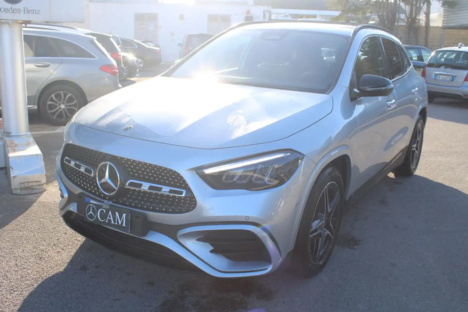 Mercedes-Benz GLA 200 d Automatic AMG Line Premium Gris - 2