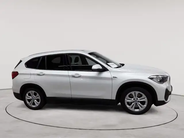 BMW X1 view 3
