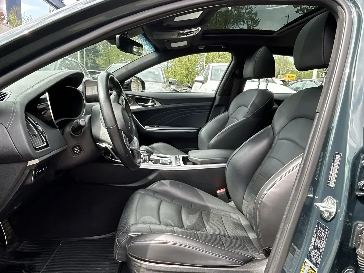 Kia Stinger снимка Kia Stinger