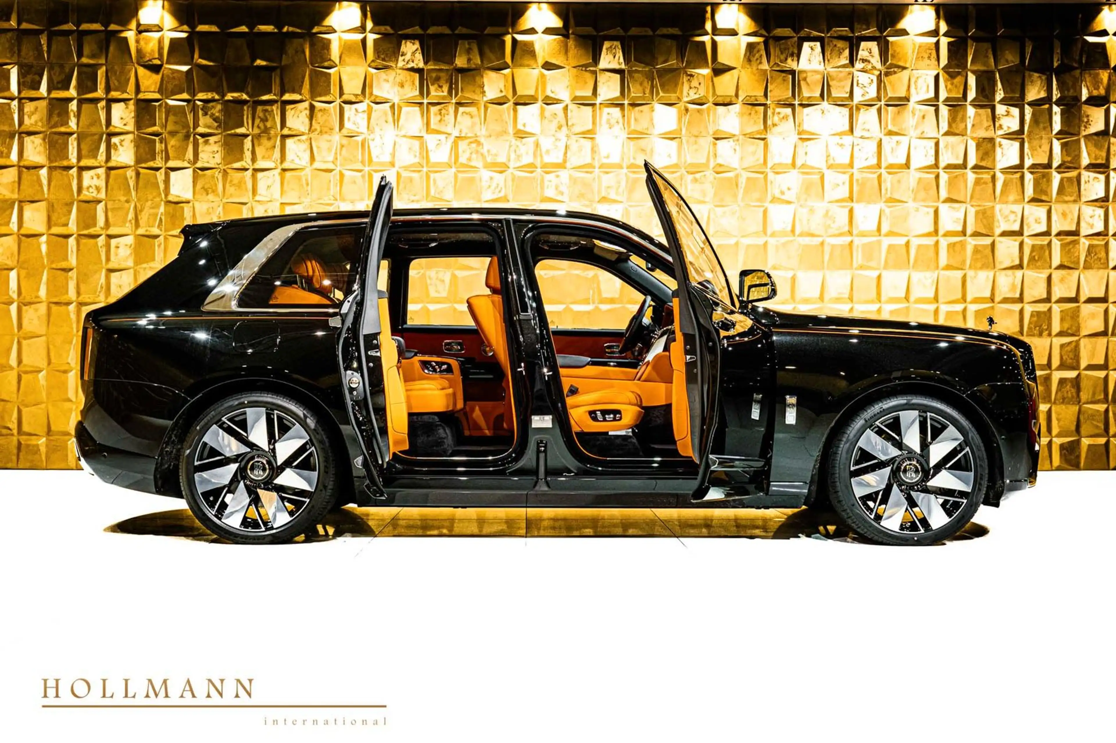Rolls-Royce Cullinan + SERIES II + 4 SEATS + PROD. 2026 — photo 3