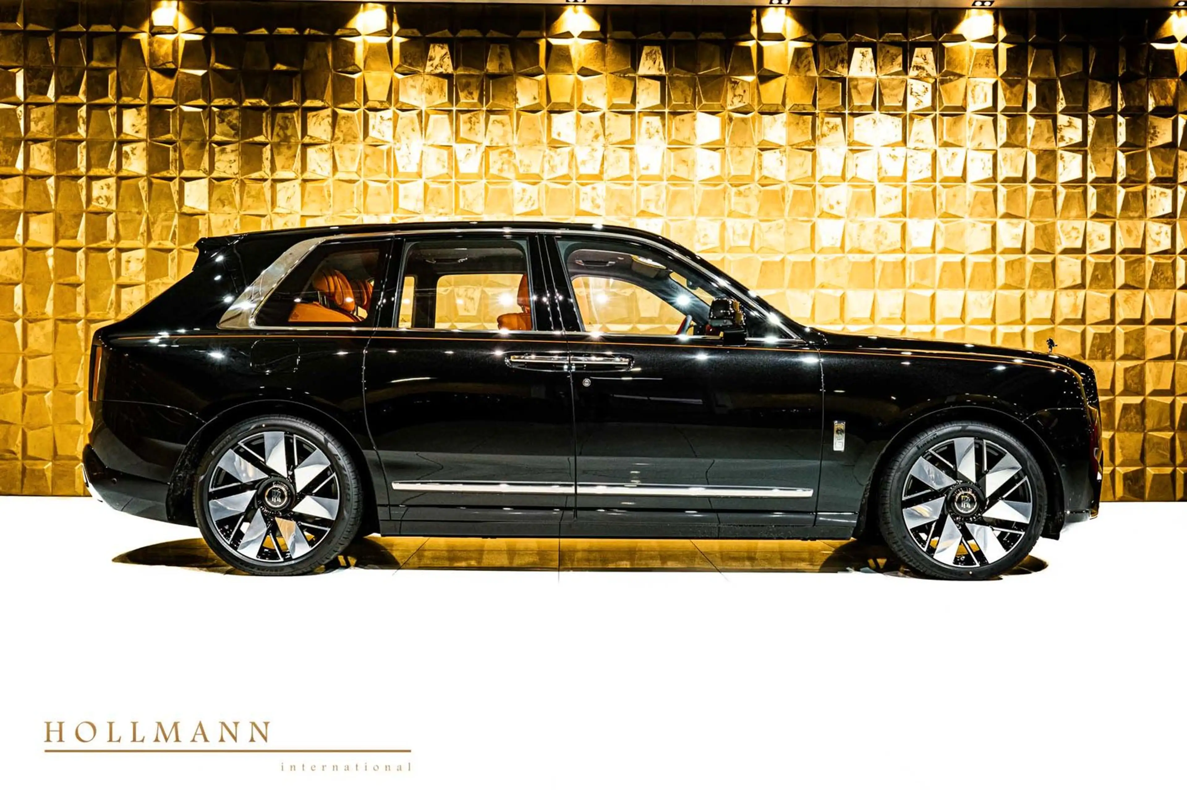 Rolls-Royce Cullinan + SERIES II + 4 SEATS + PROD. 2026 — photo 2
