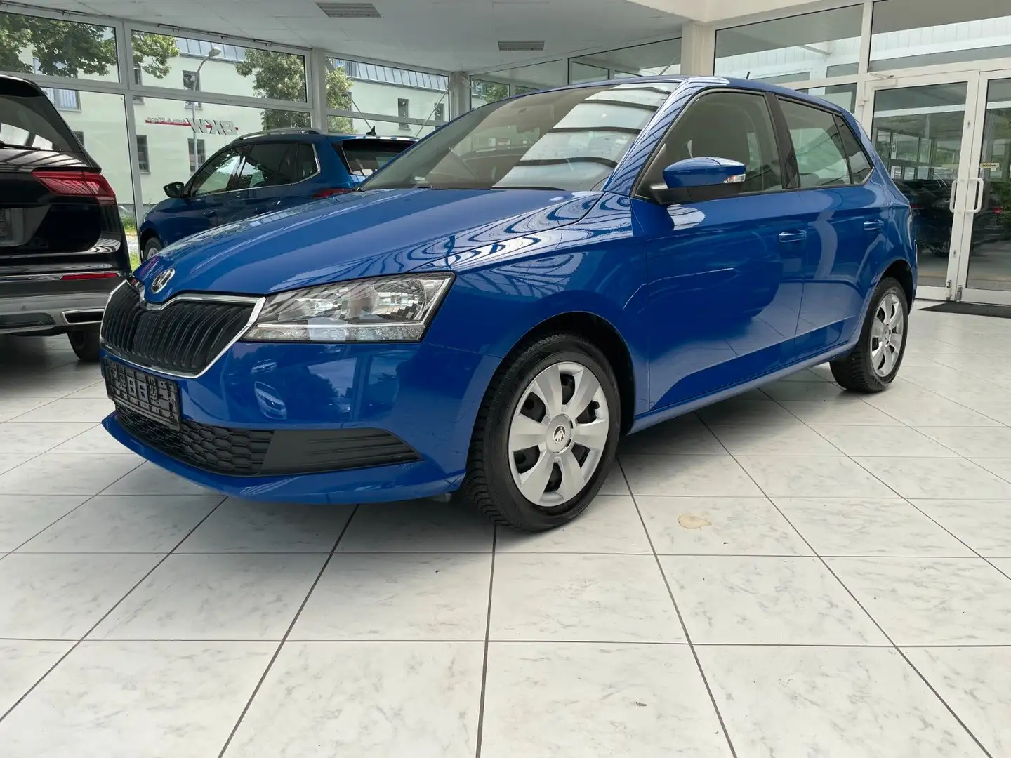 Skoda Fabia Active 1.0 TSI Blau - 1