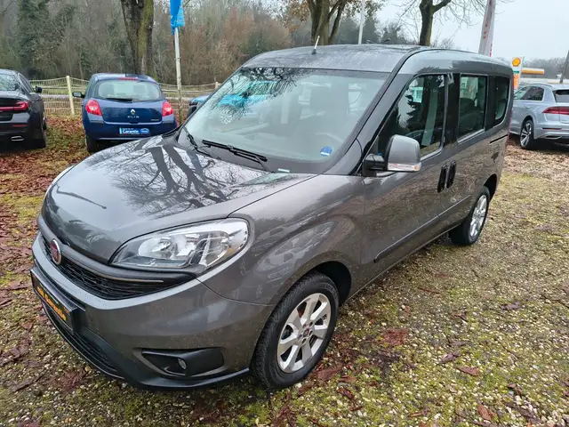 Fiat Doblo 1.4 T-Jet 16V LOUNGE Navi 7-Sitz*TÜV+INSP.