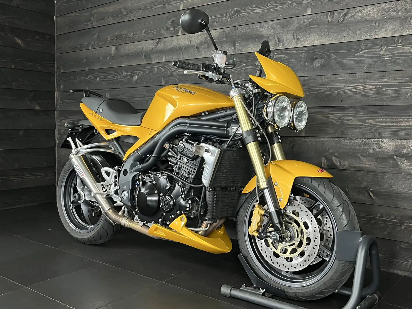 Triumph Speed Triple 1050 Galben - 2