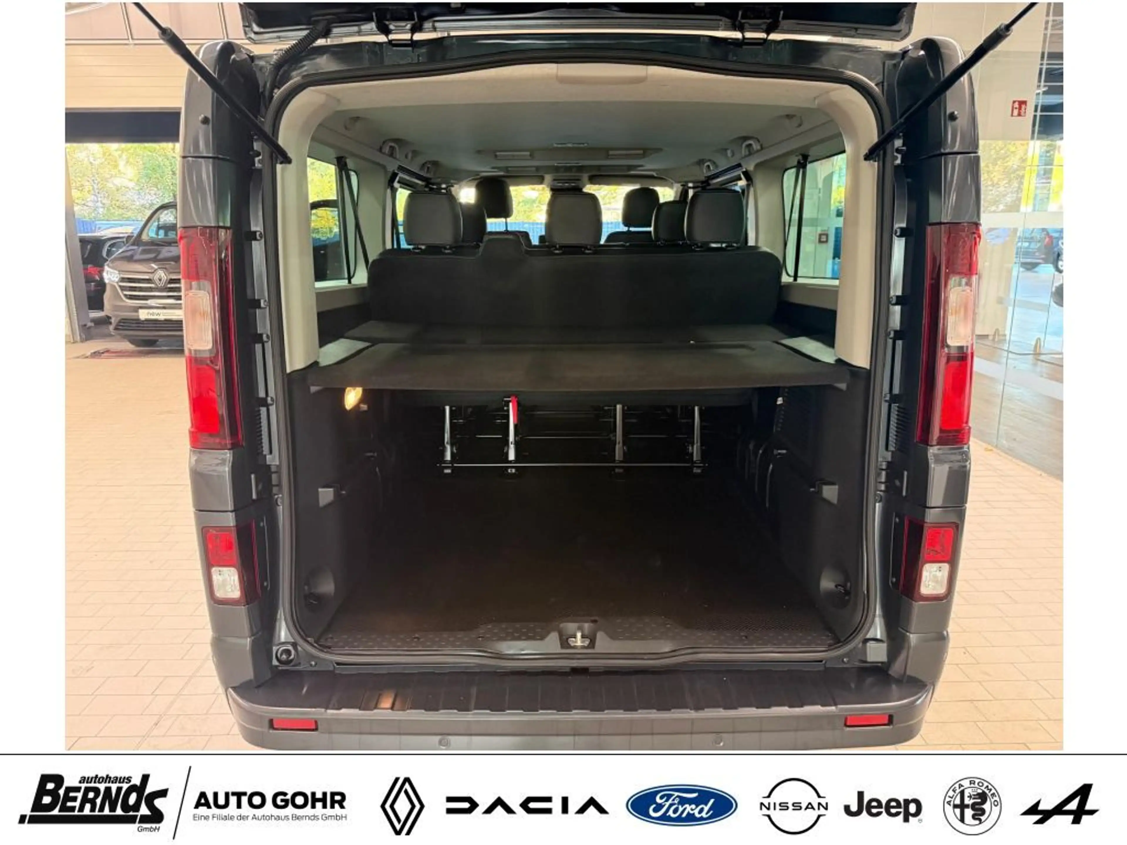 Renault Trafic 150 Grand Evo 8-Sitze Navi DAB+ Kamera PDC Temp. — photo 8