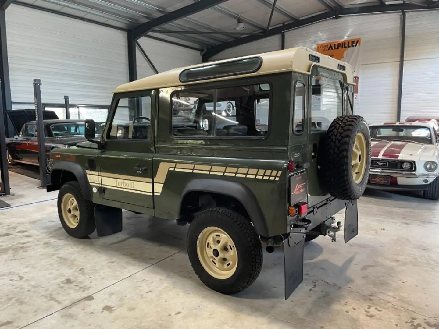Land Rover Defender 90 TURBO D 4X4 Green - 2