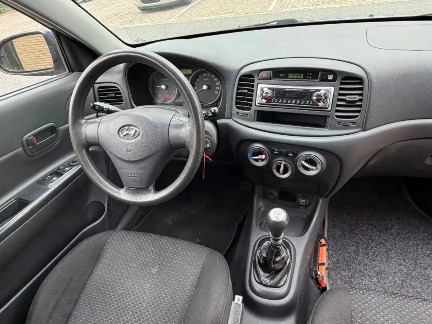Hyundai ACCENT 1.4i Dynamic Joy AIRCO 3RS RIJDT GOED NAP APK 1-20 Blau - 2