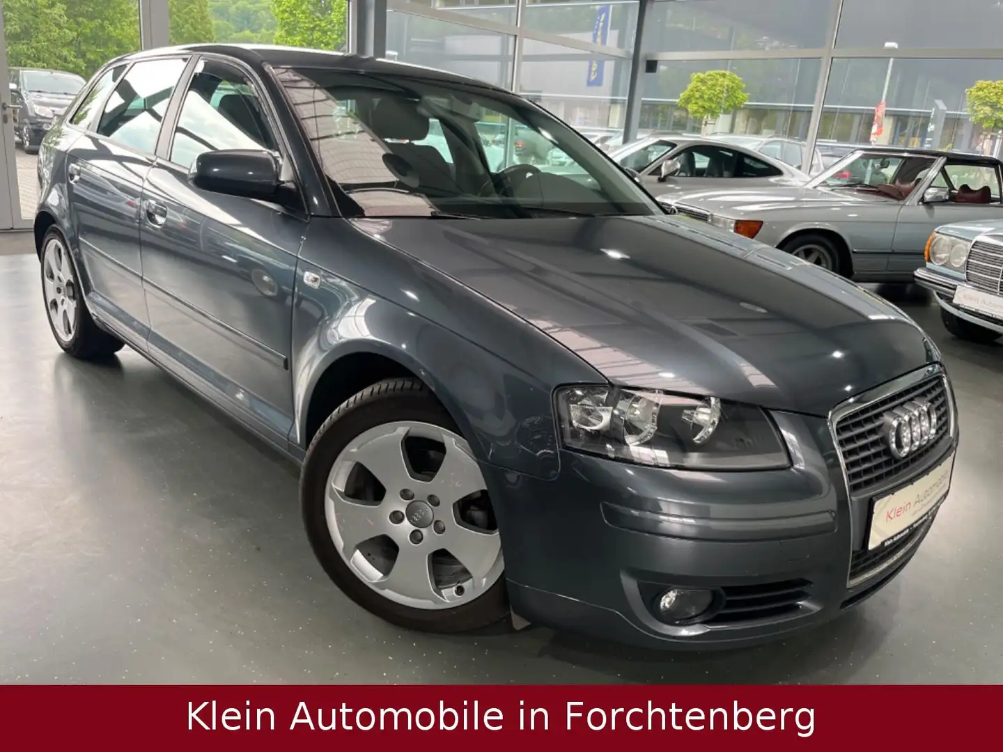 Audi A3 Sportback 1.6 Ambition Aut. 17"LM *2.-Hand* Grau - 1