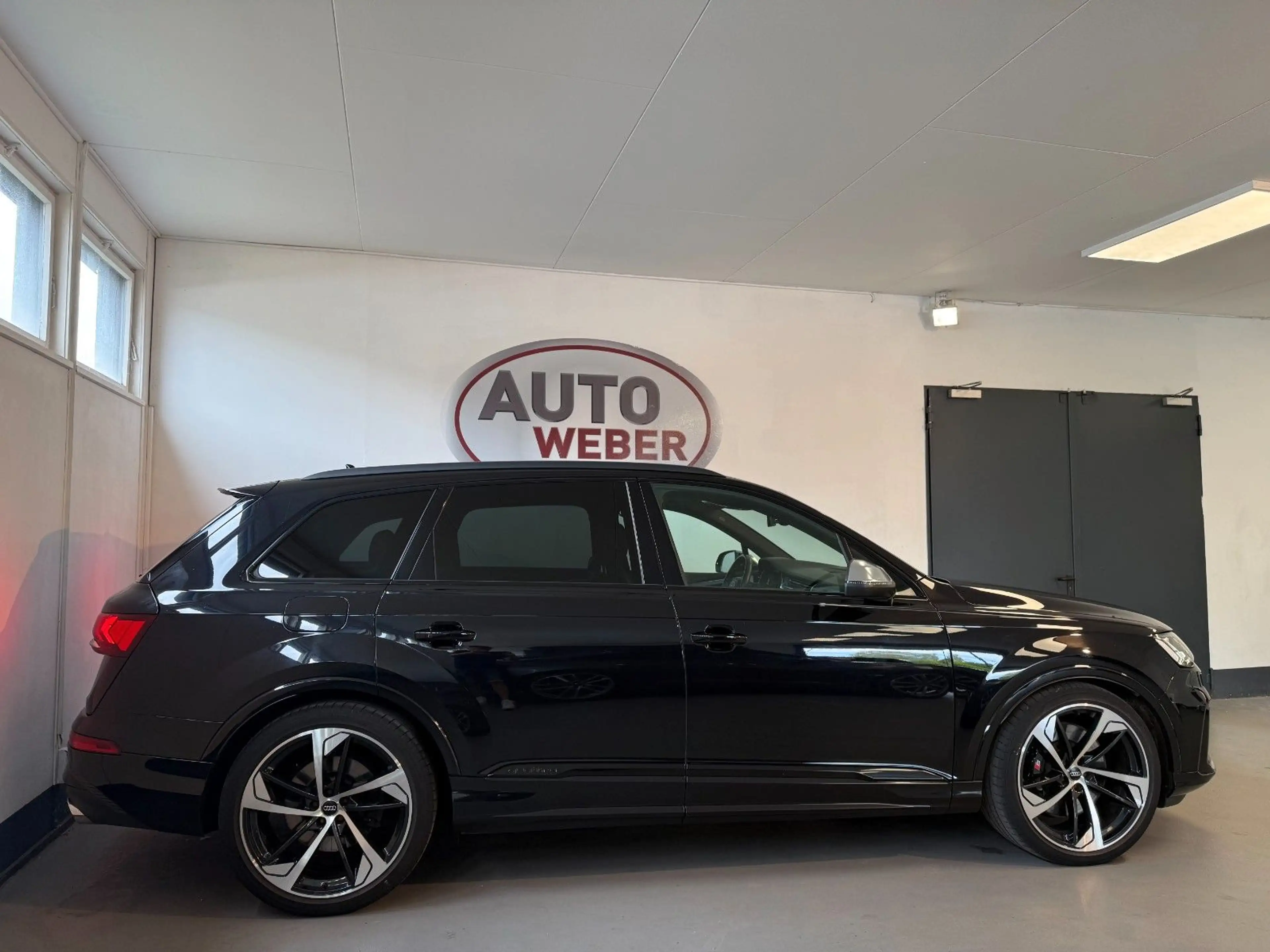 Audi SQ7 4.0 TDI QUATTRO*VIRTUAL C*PANO*MATRIX*22 LM* — photo 6