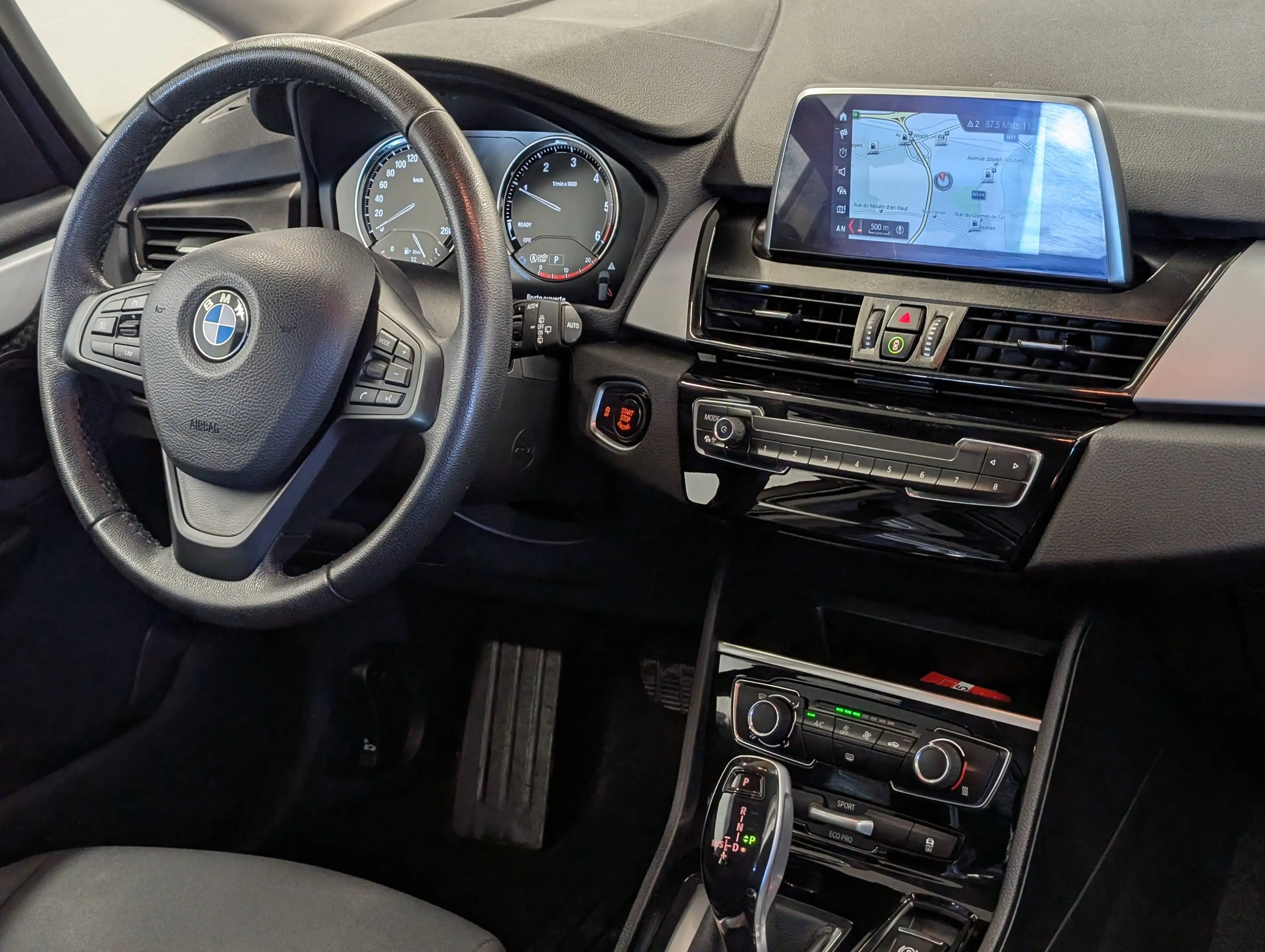 BMW 216 d Active Tourer **FACELIFT-NAVI-PDC AV&AR** — photo 2