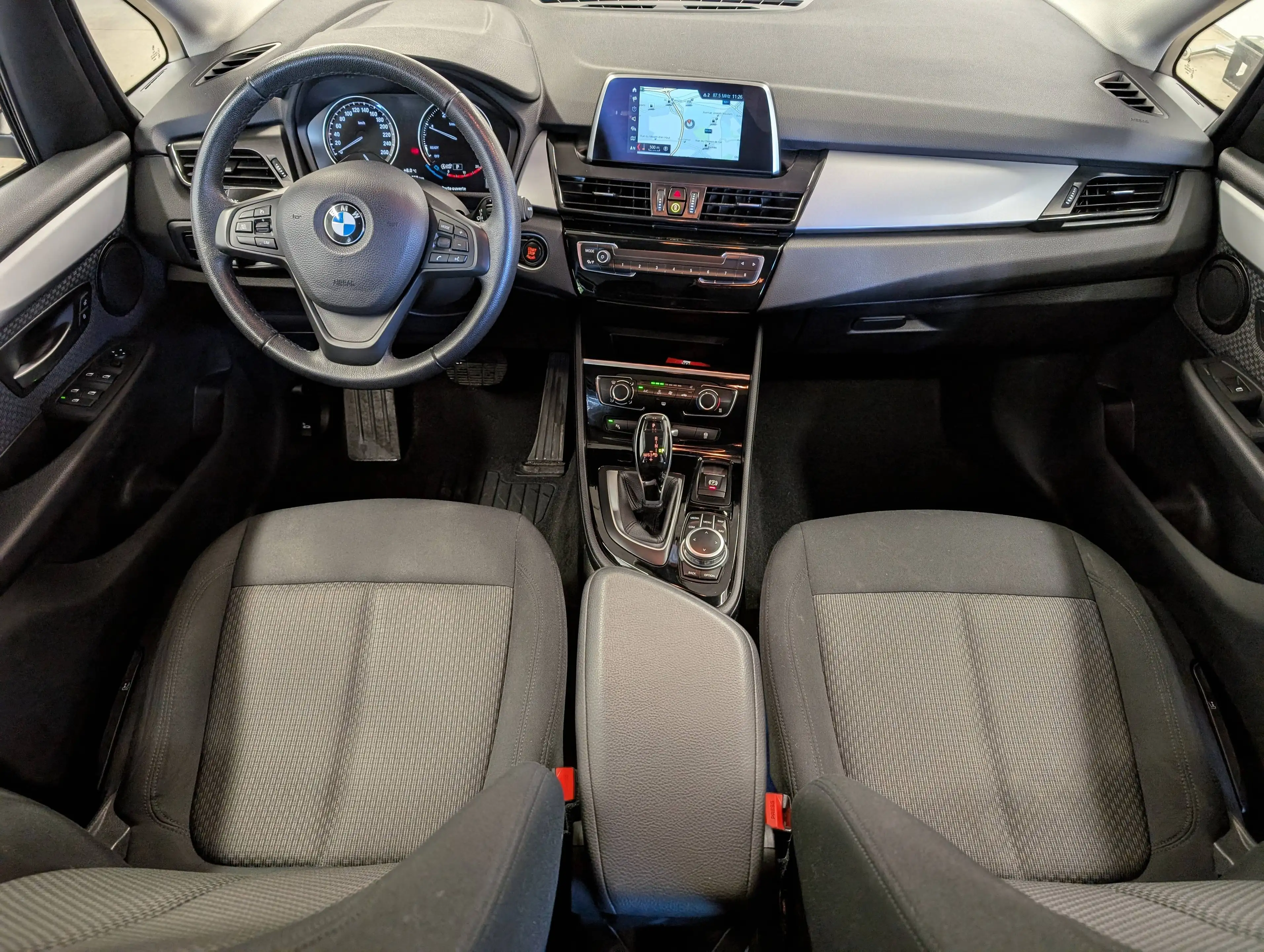 BMW 216 d Active Tourer **FACELIFT-NAVI-PDC AV&AR** — photo 13