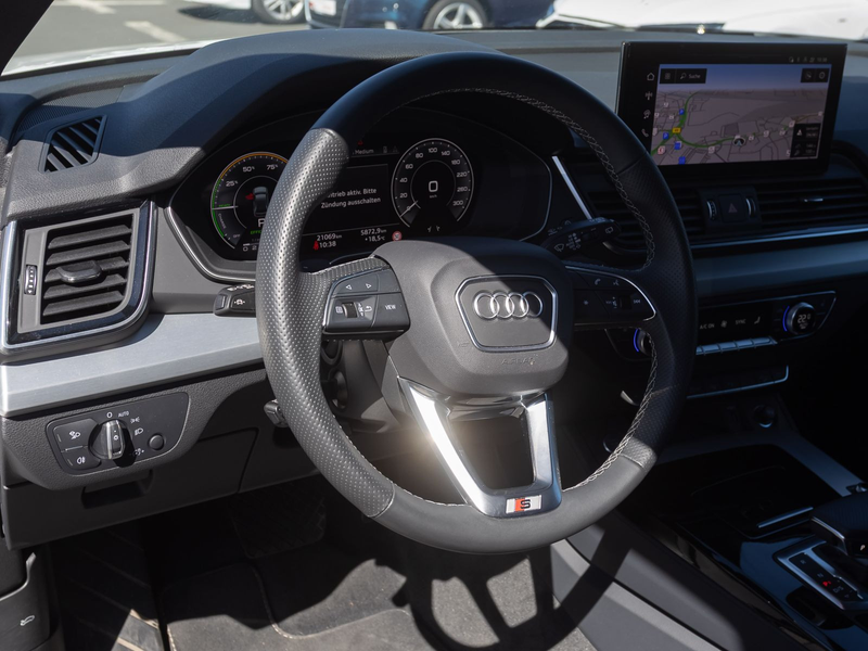 Audi Q5 S line 55TFSIe qu Navi Matrix AHK — photo 15