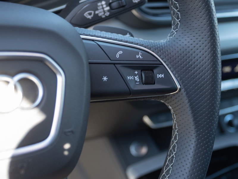 Audi Q5 S line 55TFSIe qu Navi Matrix AHK — photo 16