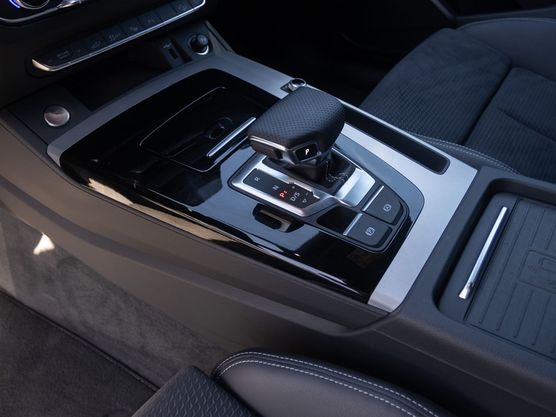 Audi Q5 S line 55TFSIe qu Navi Matrix AHK — photo 18