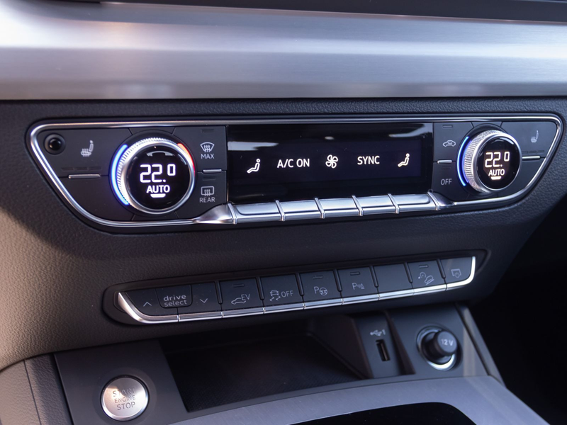 Audi Q5 S line 55TFSIe qu Navi Matrix AHK — photo 19
