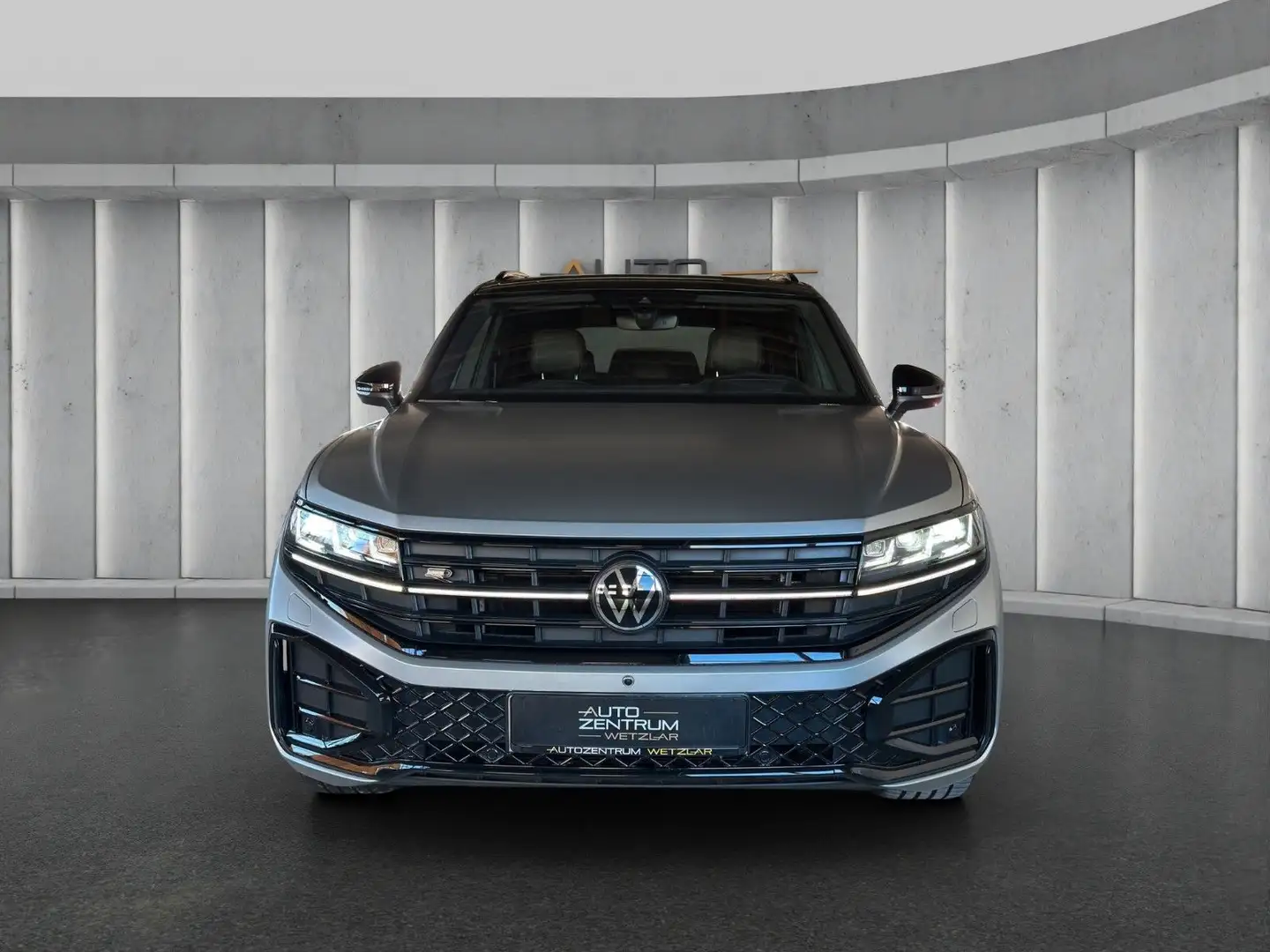 Volkswagen Touareg 4Motion R-Line Black Style Matrix Pan HUD AHK Czerwony - 2