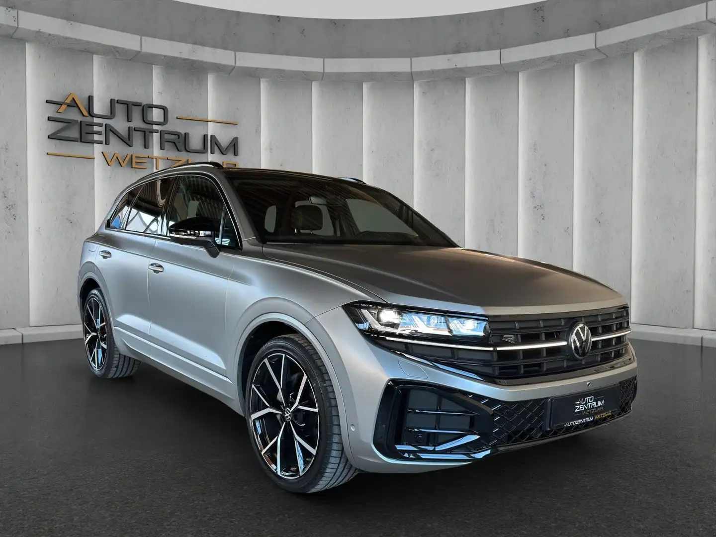 Volkswagen Touareg 4Motion R-Line Black Style Matrix Pan HUD AHK Czerwony - 1