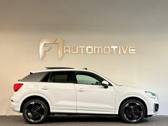 Audi Q2 view 12