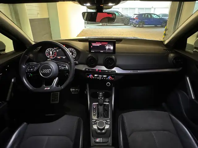 Audi Q2 view 4