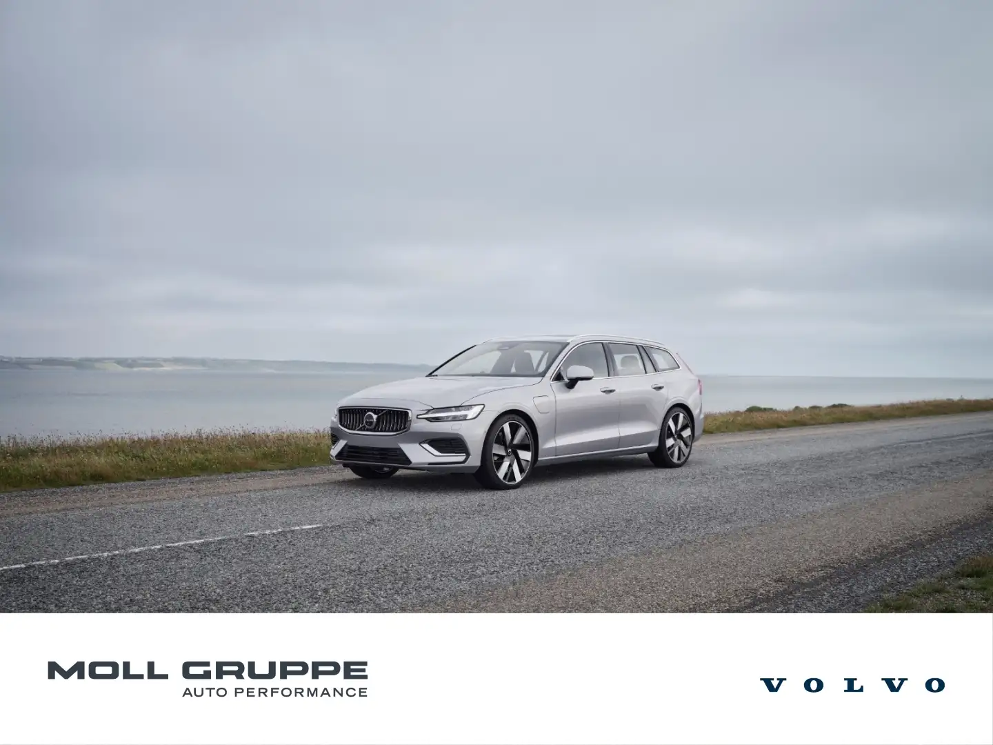 Volvo V60 T8 Plug-in Hybrid AWD Plus Dark Grijs - 1