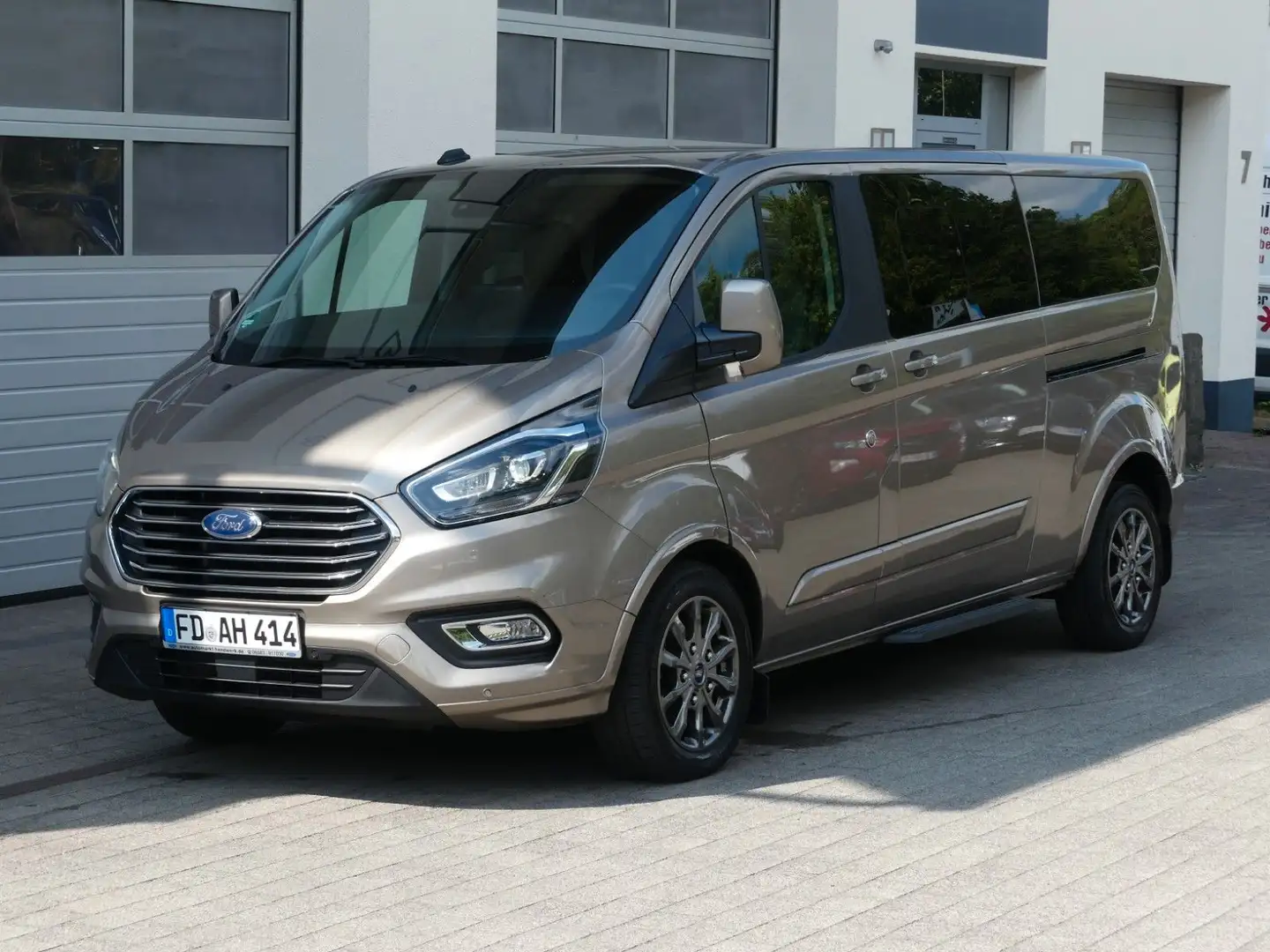 Ford Tourneo Custom Titanium X 320 L2 Plateado - 1