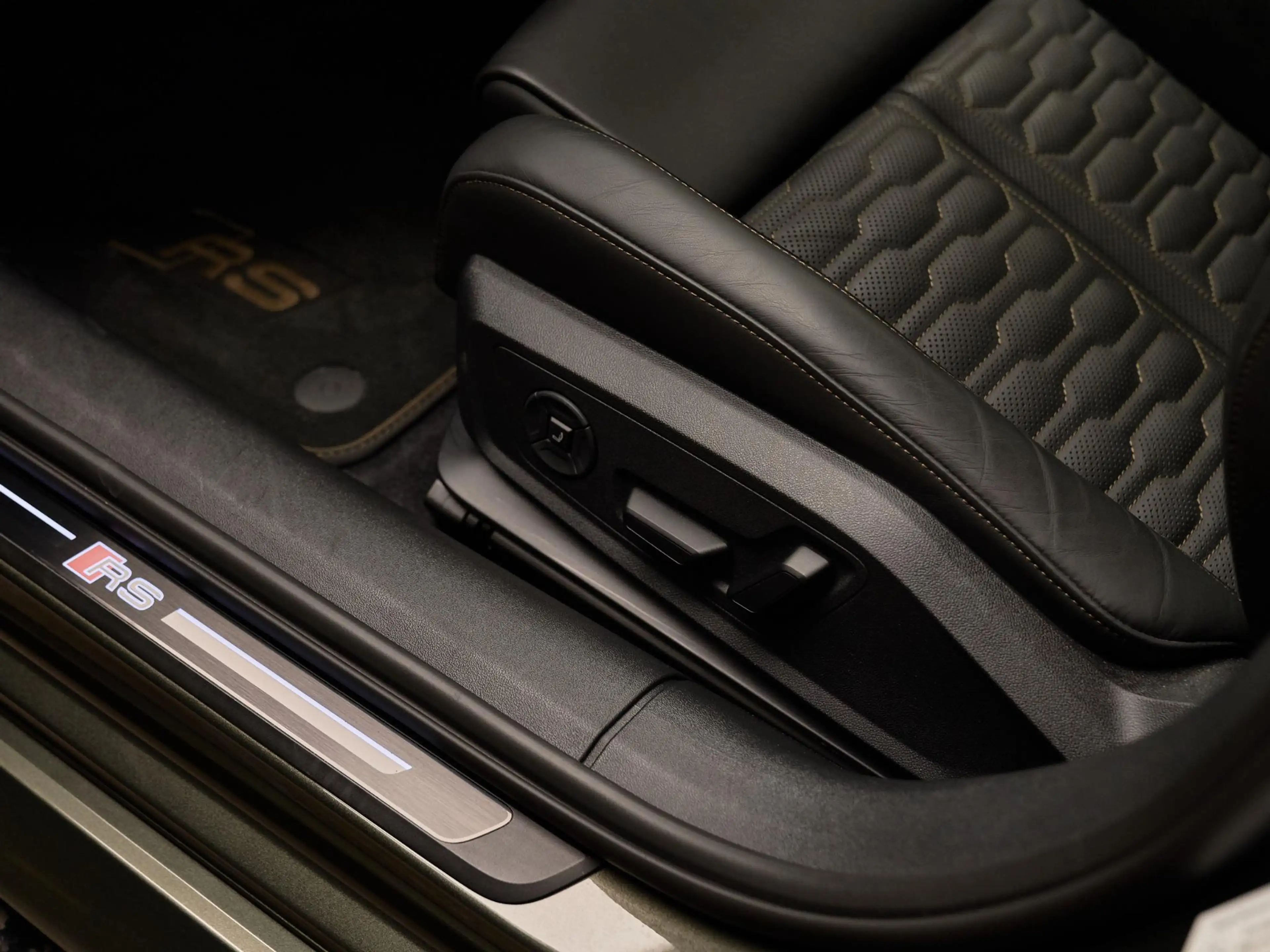 Audi RS5 Avant E-Hybrid Quattro , ceramic, camouflage extr. — photo 14