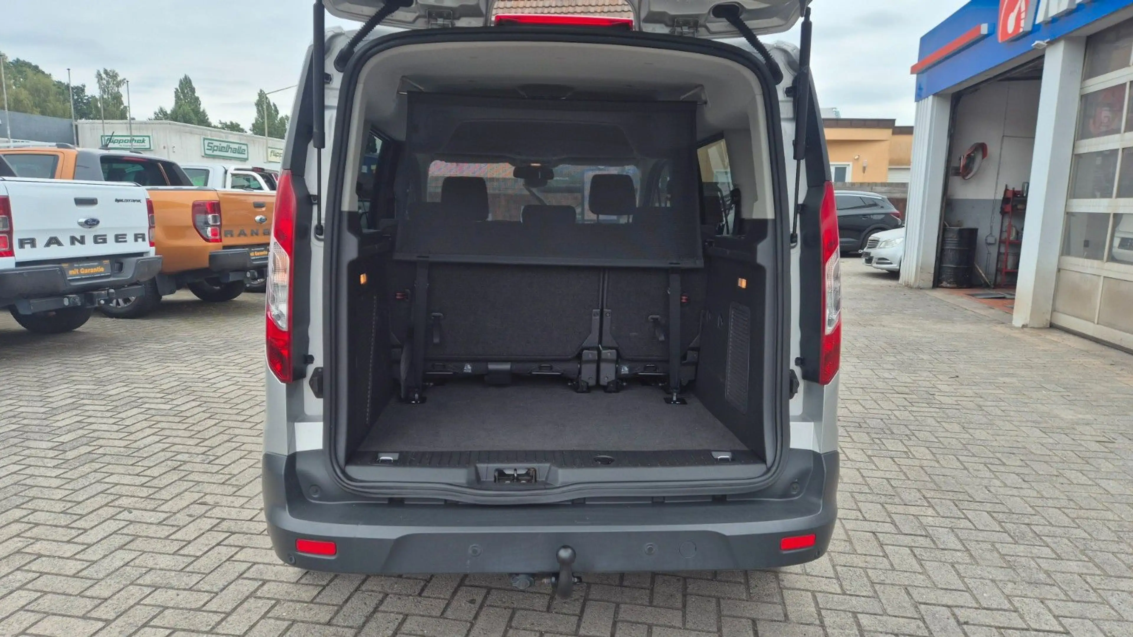 Ford Tourneo Connect Trend — photo 8