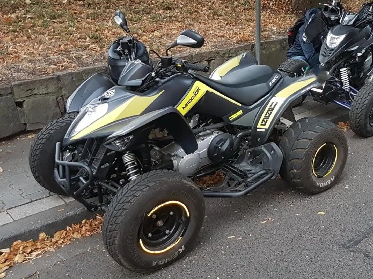 Kymco Maxxer 300 Amarillo - 2