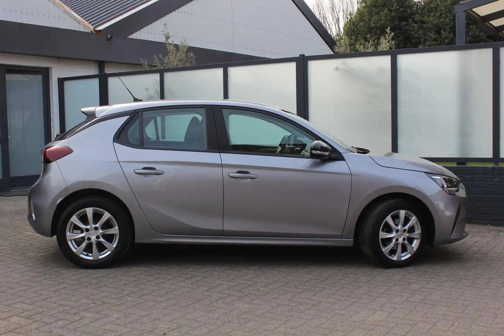 Opel Corsa 1.2 Edition Navi, Carplay, PDC, Licht/Zicht Pakket Grijs - 2