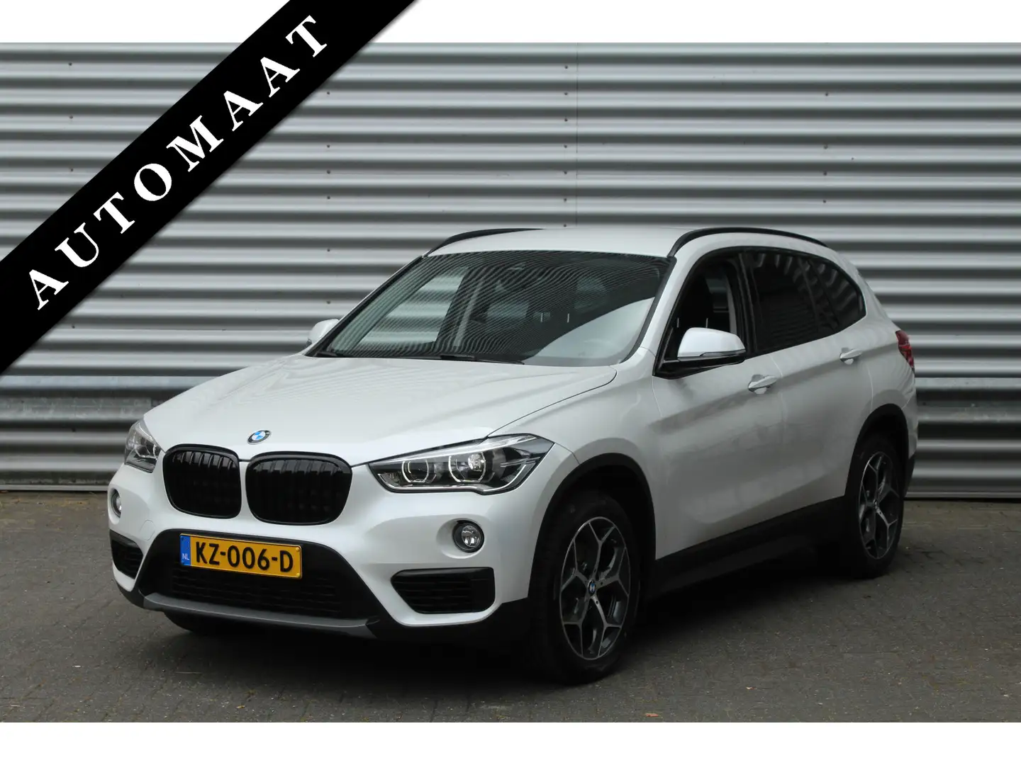 BMW X1 sDrive18i 136pk Centennial Executive AUTOMAAT NL-A Wit - 1