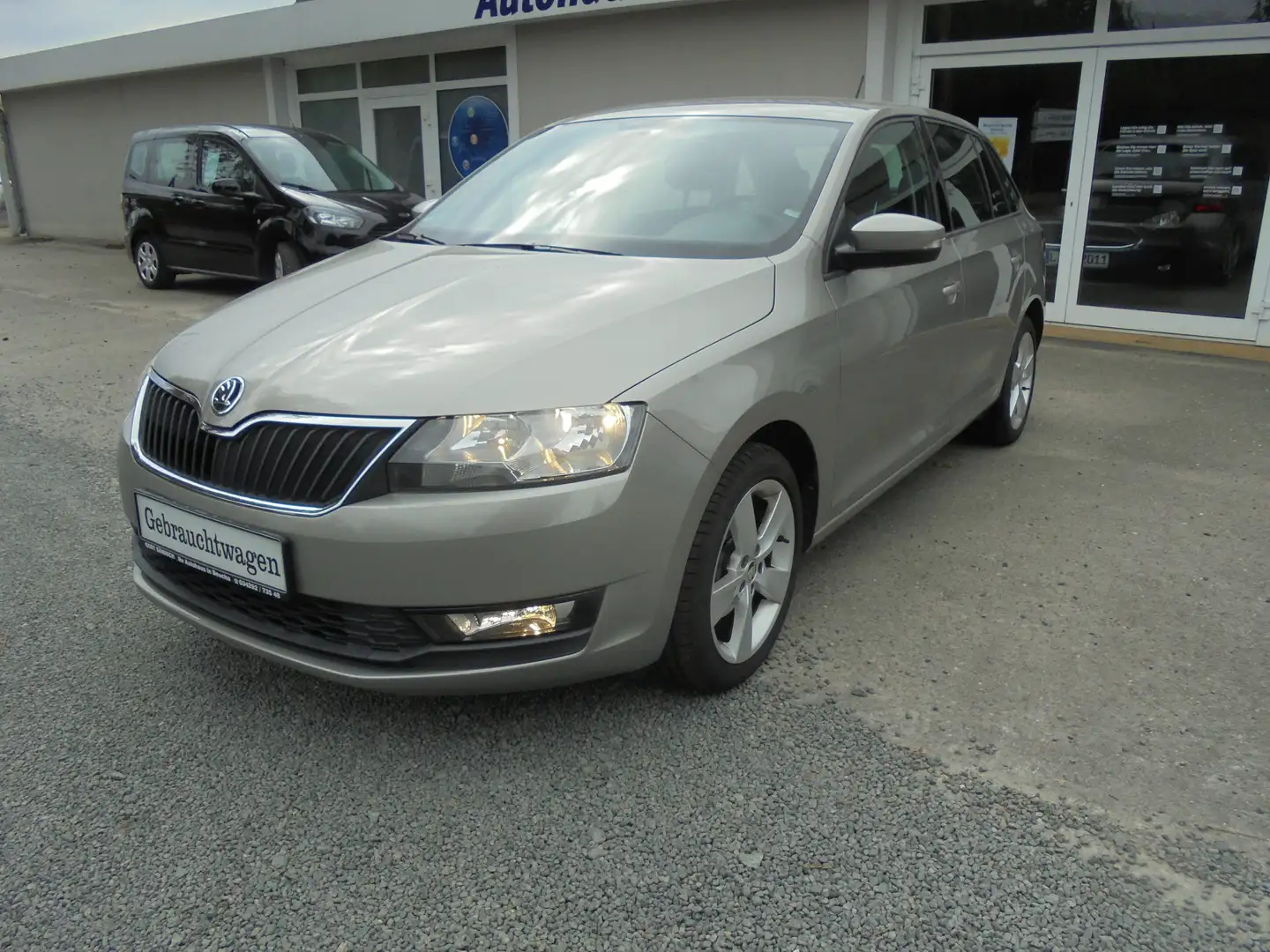 Skoda Rapid/Spaceback Cool Edition, Einparkhilfe, Klima, Metallic, Beige - 1