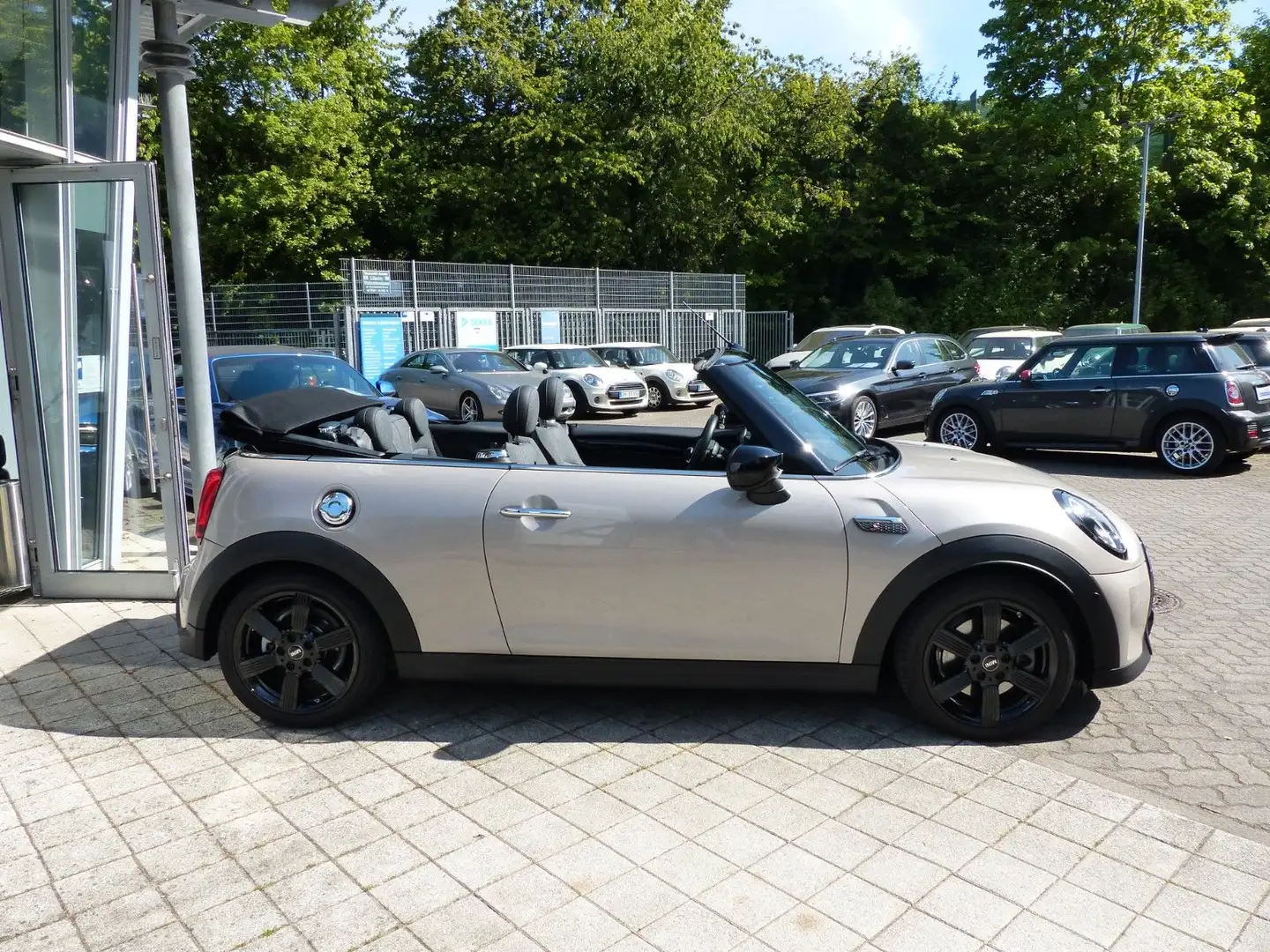 MINI Cooper S Cabrio Aut."Classic Trim" Premium Plus Grau - 2