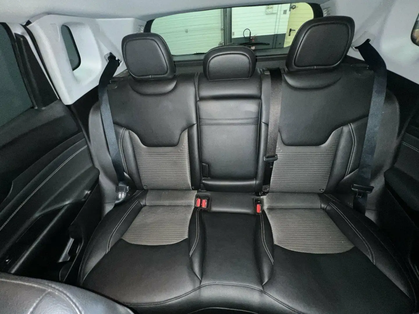 Jeep Compass 1.3 Gse T4 96kW(130CV) Night Eag. MT FWD Grijs - 2