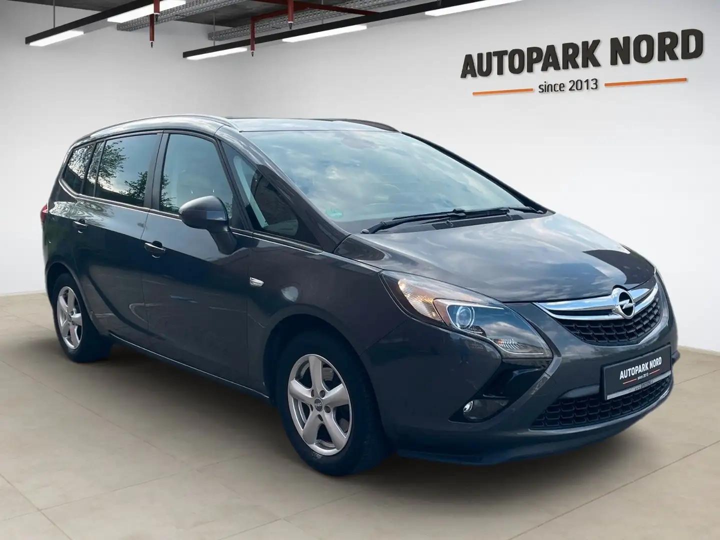 Opel Zafira Tourer 2.0 CDTI Style/SHZ/TEMP/PDC/1.HAND Grau - 2