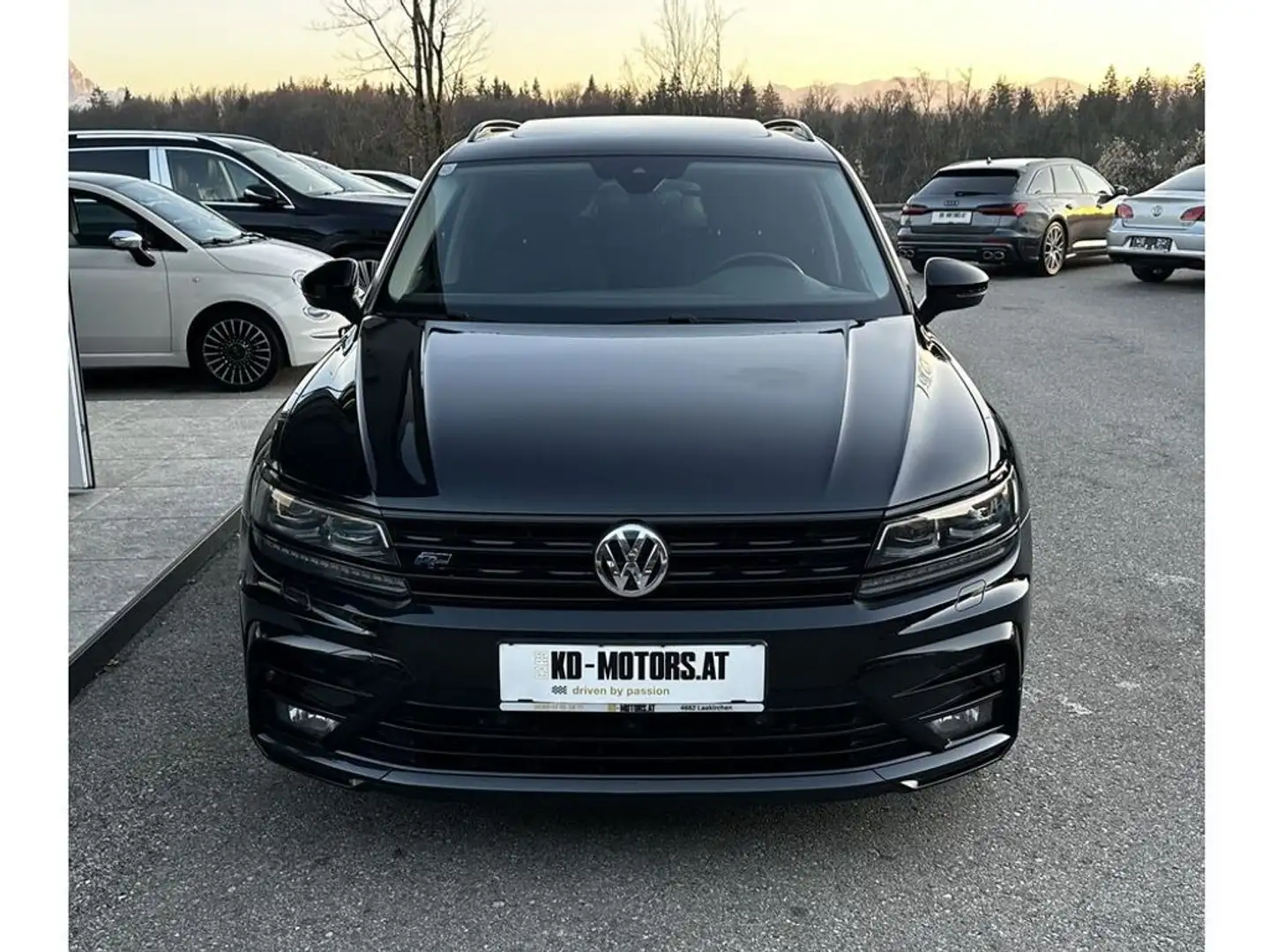 Volkswagen Tiguan 2,0 TDI 4Motion DSG *R-Line*19''*AHK*ACC*Pano*360 Schwarz - 2